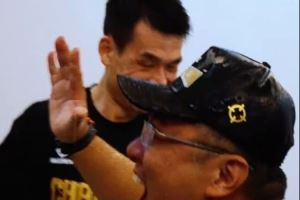 拿下总冠军后大家在更衣室狂欢庆祝!跟随视频感受激动与喜悦吧!