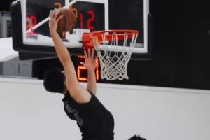 抵达美国!龙狮NBA季前赛备战首场训练赛 寻找状态激发潜能中