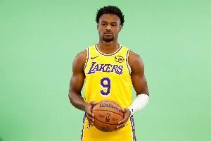  即将开启第二个NBA赛季！布朗尼21岁生日快乐！🎂