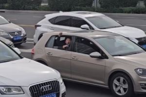 唱响助威歌的亚泰少年，感动了全城​
