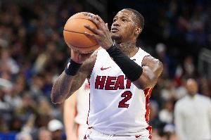 本赛季薪水2660万！热记：罗齐尔目前为带薪停职状态