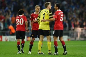  拉亚金身告破，范德萨仍以1311分钟保持最长英超不失球纪录