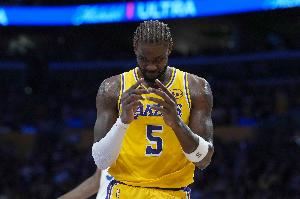  艾顿：上半场我们防守呼应出问题 对方教练看到队员表现会很高兴