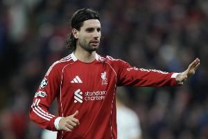  回声报：布拉德利和索博斯洛伊已在英超吃到4黄，再吃一黄将停赛